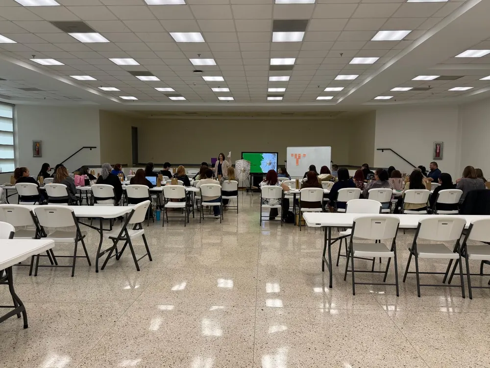 Taller de formación y crecimiento en servicio para personal administrativo Head Start (6/8)